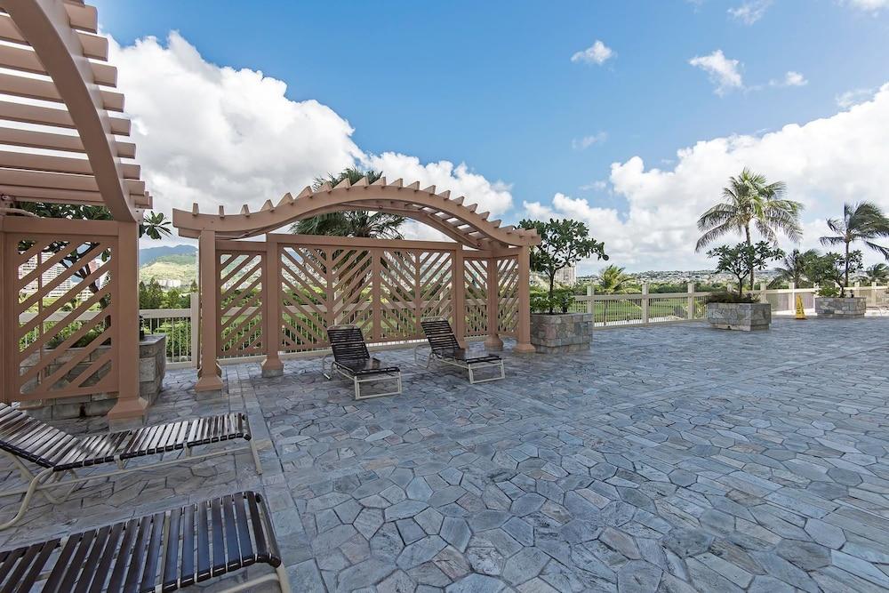 Island Colony by Hawaii Ocean Club photo 22