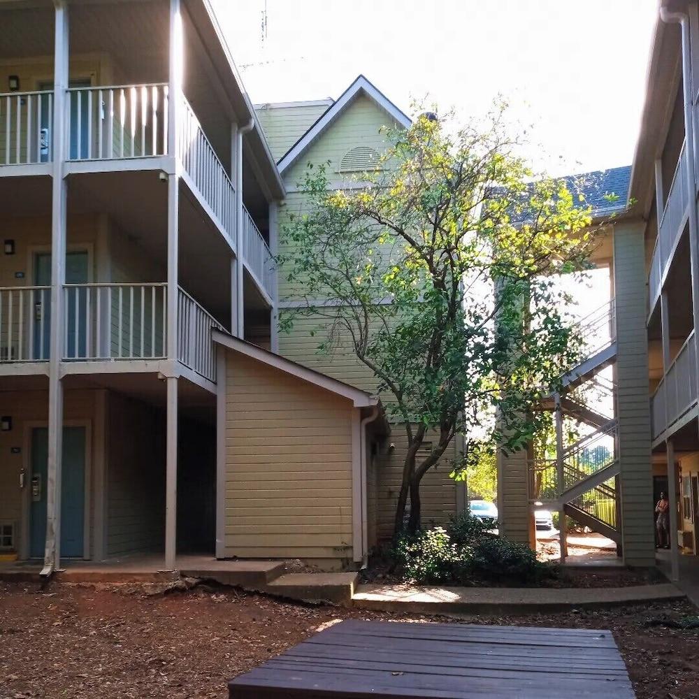 Live In Lodge photo 7
