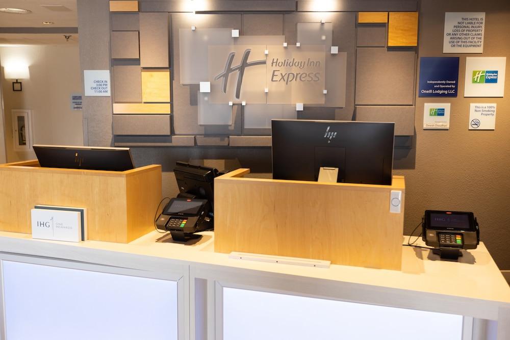 Holiday Inn Express Oneill by IHG photo 55