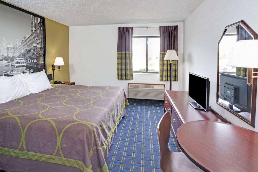 Super 8 by Wyndham Monee photo 8