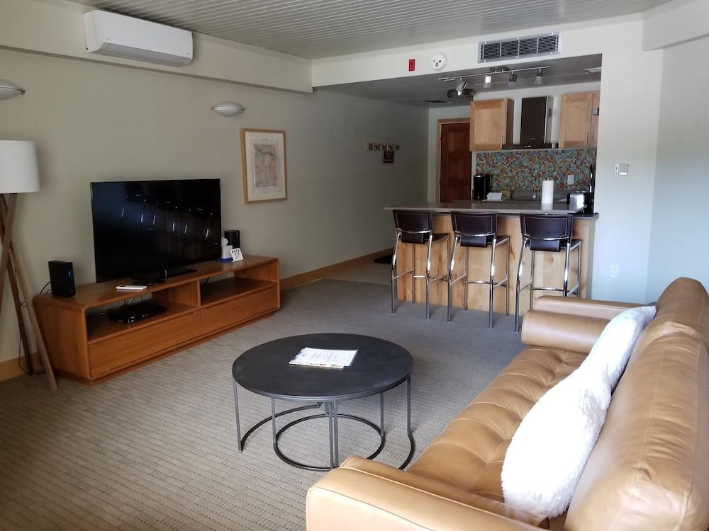 Ice House Suites and Condominiums photo 13