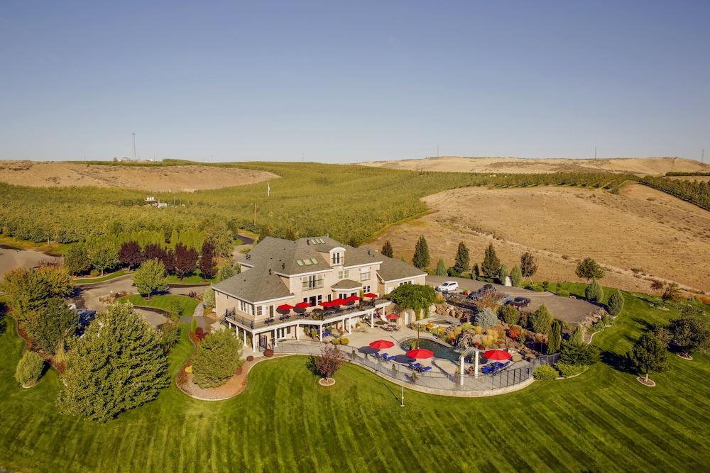 Cameo Heights Mansion photo 66
