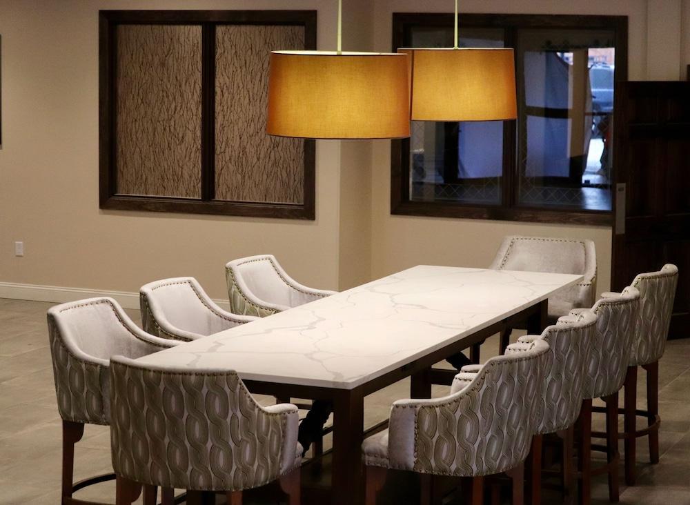 DoubleTree by Hilton Huntington photo 6