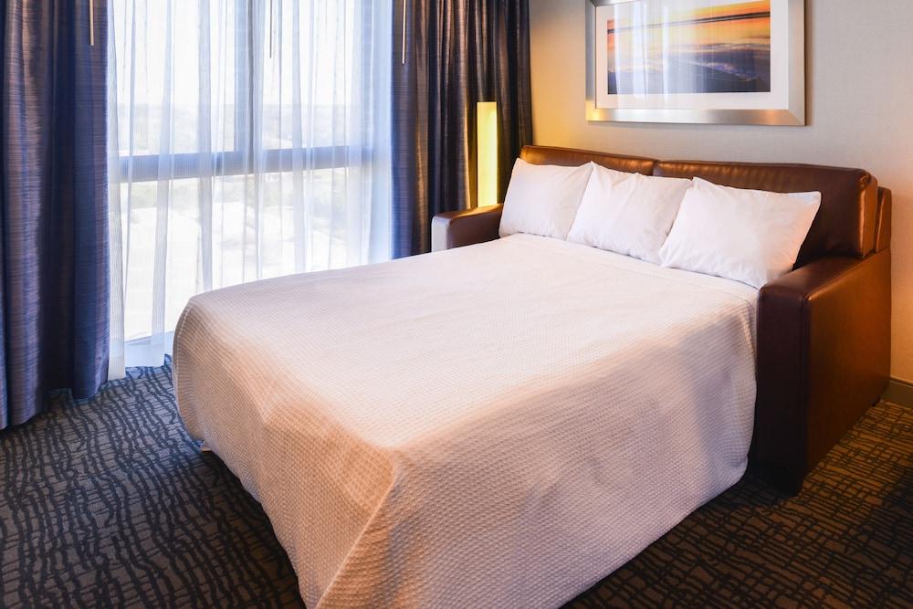 Crowne Plaza Springfield by IHG photo 9