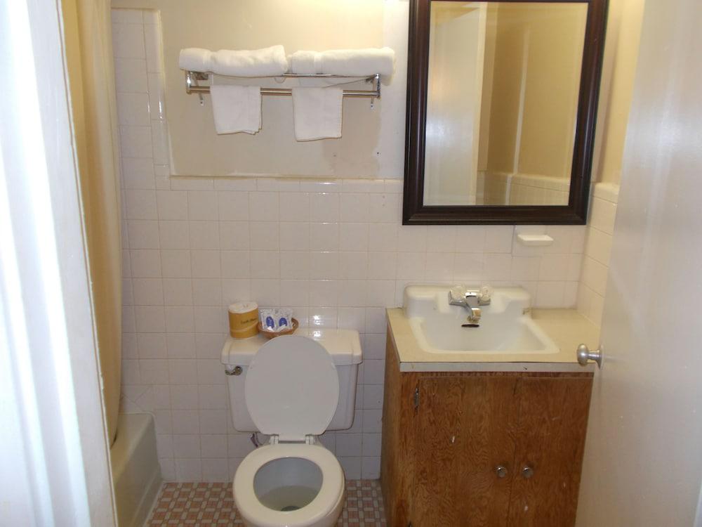 Hillside Motel photo 8