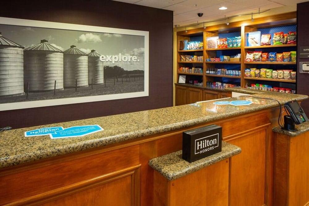 Hampton Inn Waterloo Cedar Valley photo 40