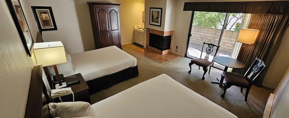 Adobe Inn photo 51