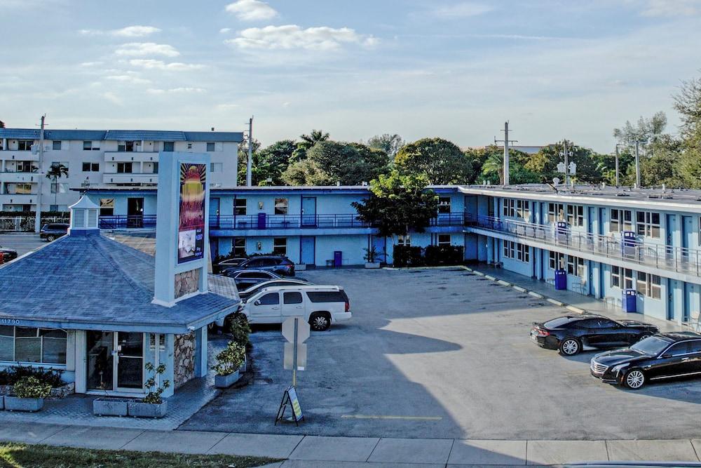 Leeward Motel By Capital O North Miami Beachside photo 3