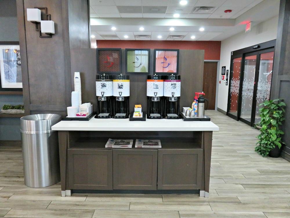 Hampton Inn by Hilton Detroit Dearborn photo 27