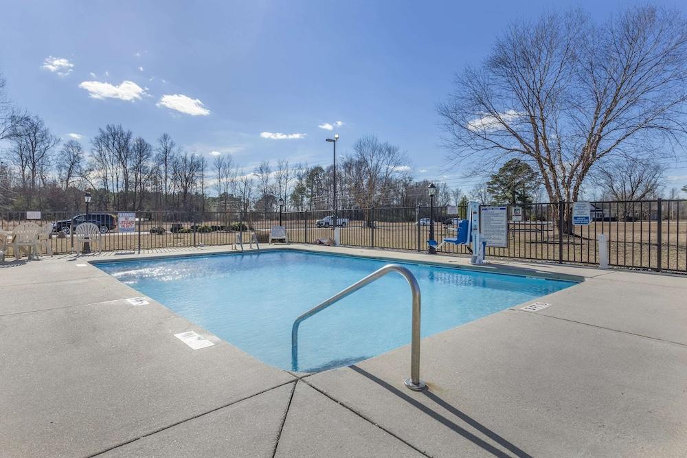 Comfort Suites Wilson I-95 photo 20