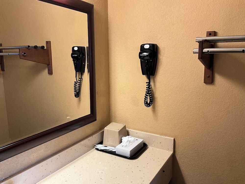 Executive inn & Suites photo 28