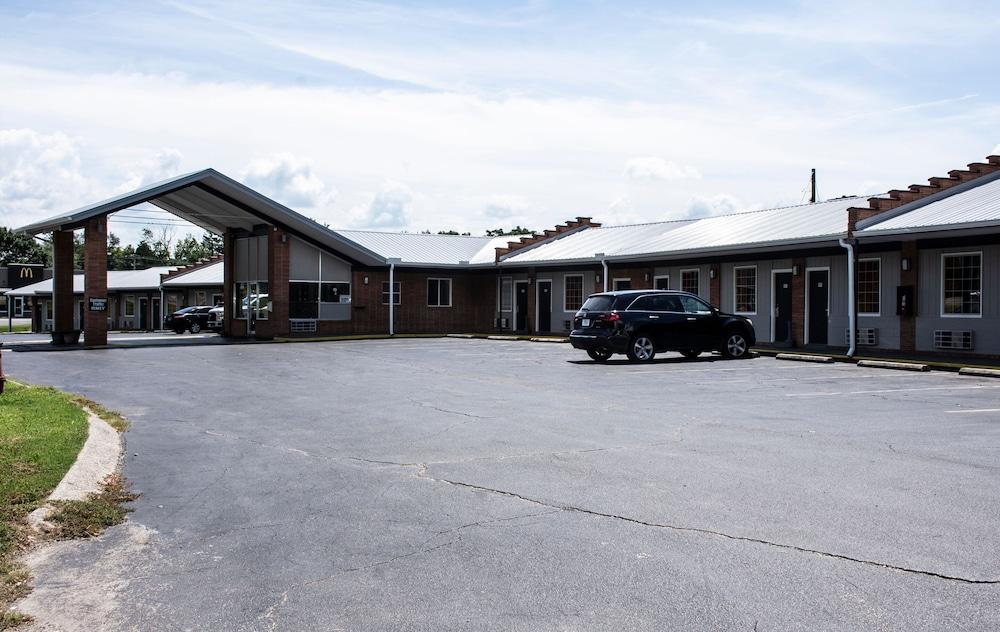 Budget Inn Carthage photo 1