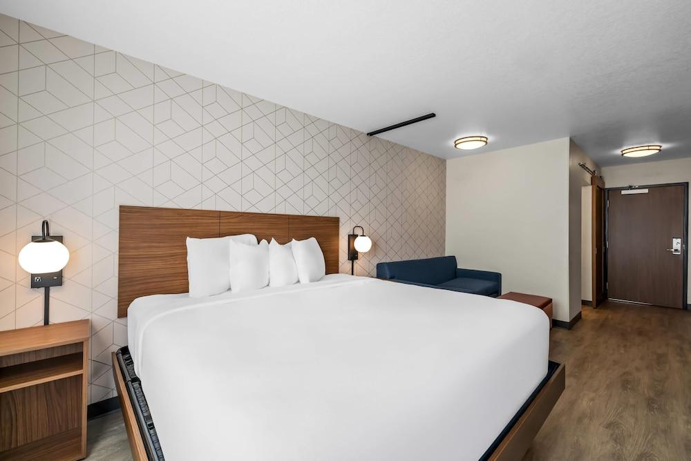 Everhome Suites Rochester Greece photo 26