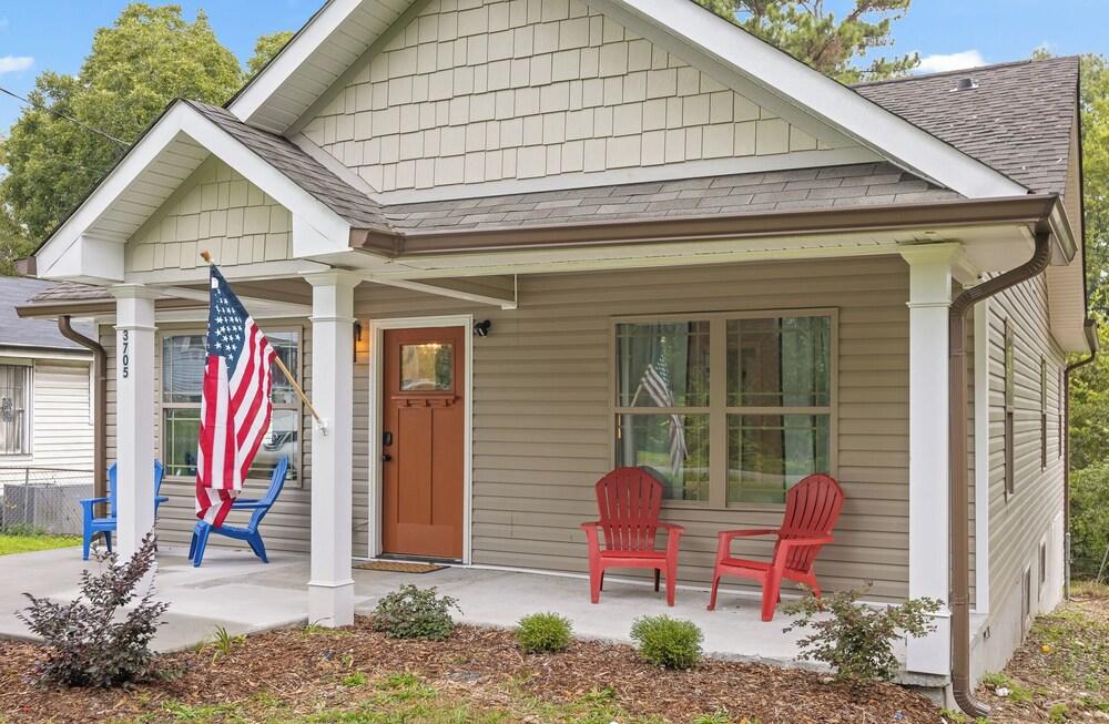 Trendy at Hoyt Two Homes photo 3