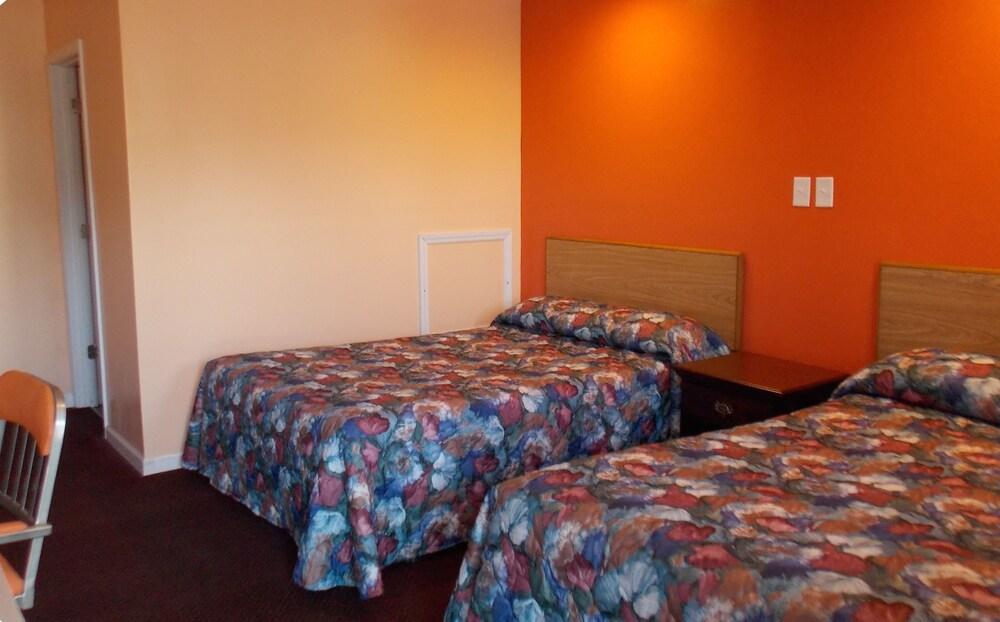 Travel Lite Motel photo 9