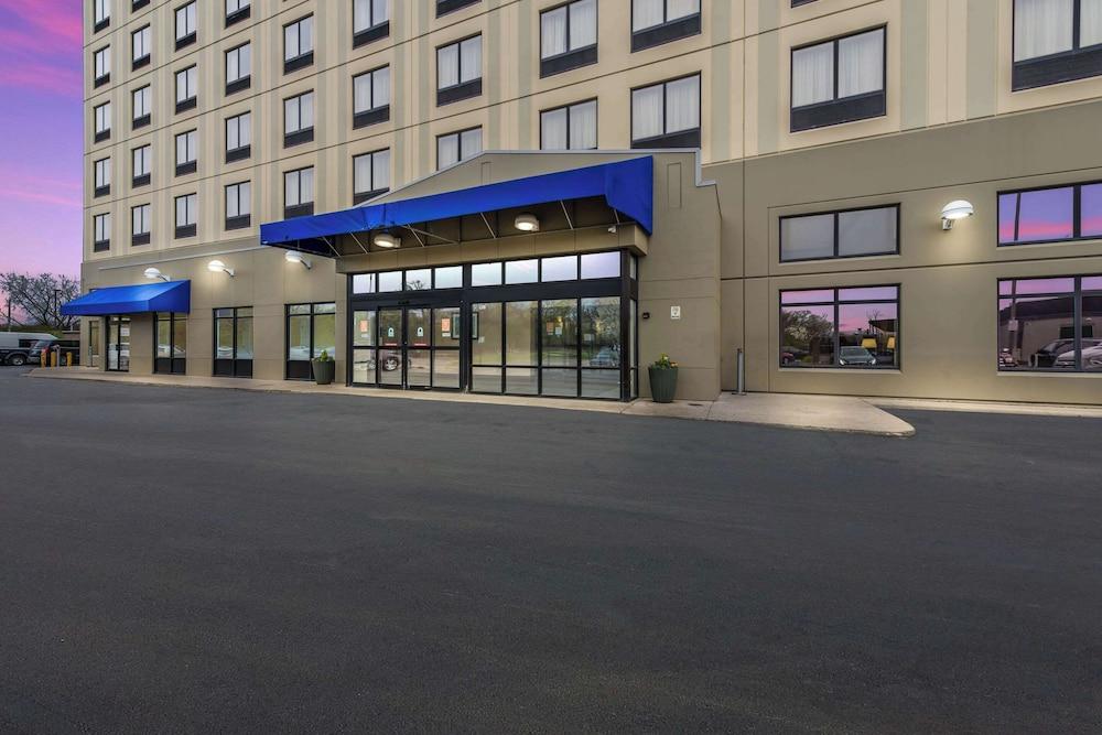 Comfort Suites Chicago O'Hare Airport photo 24