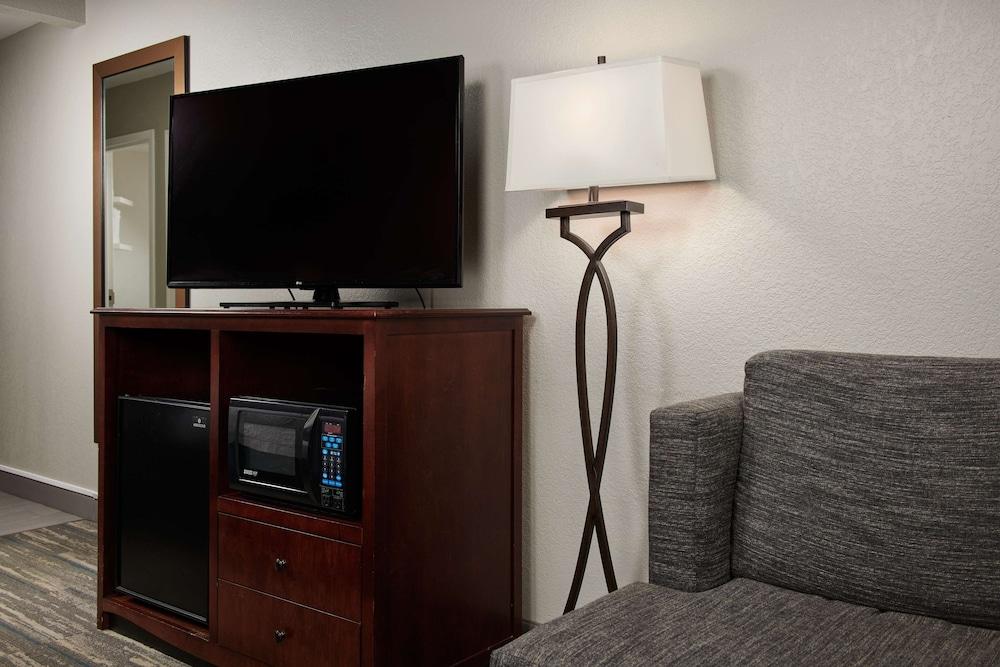 Hampton Inn Atlanta NW Cumberland photo 15