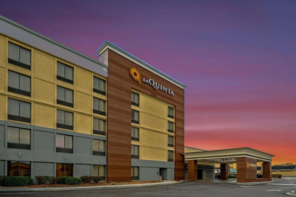 La Quinta Inn by Wyndham Columbia SE / Fort Jackson photo 28