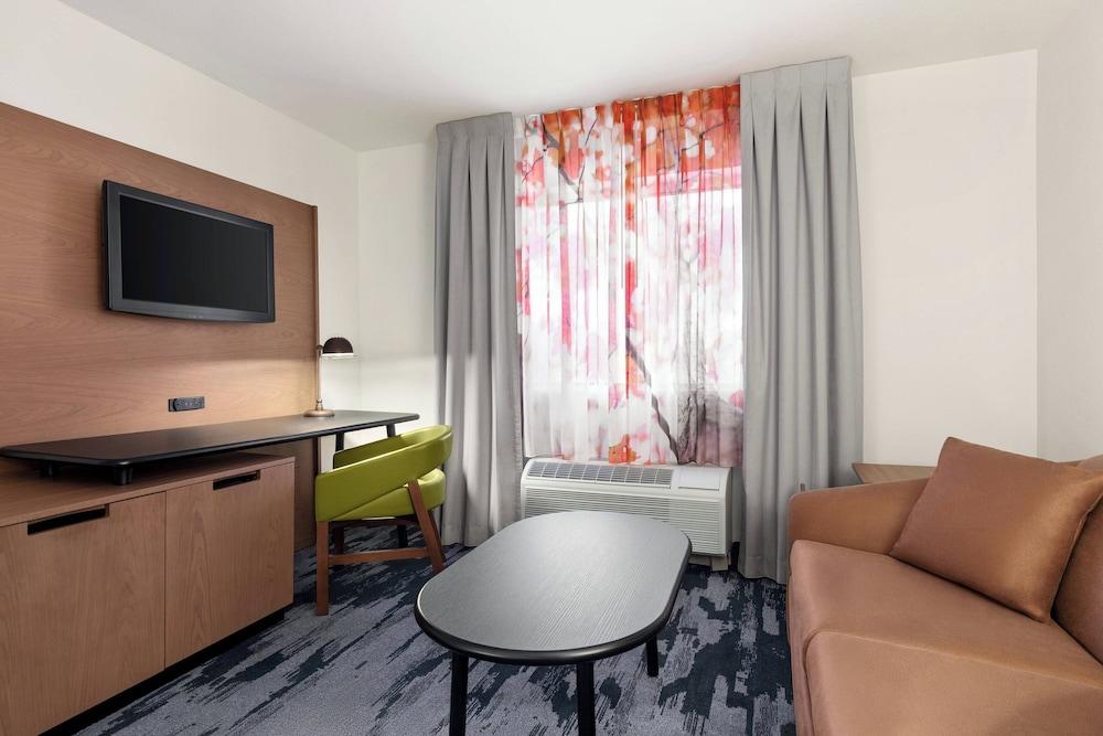 Fairfield Inn by Marriott Visalia Sequoia photo 14