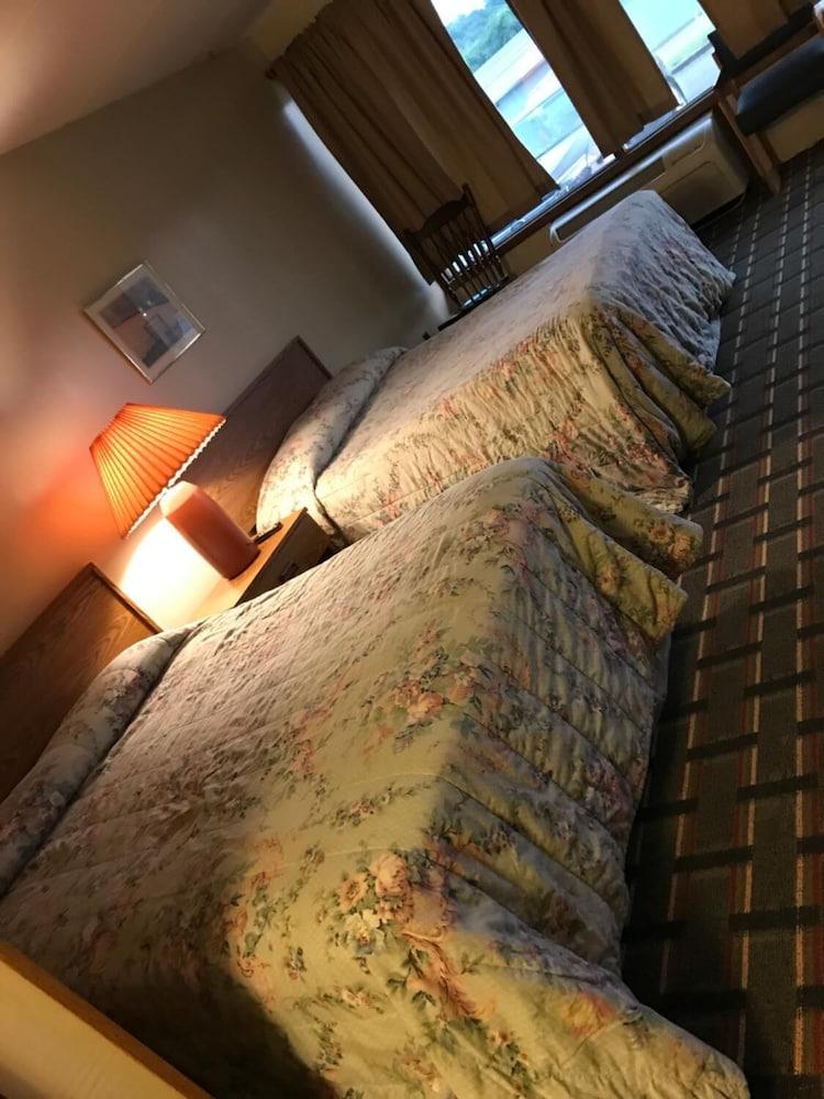 Park n Stay Inn photo 2