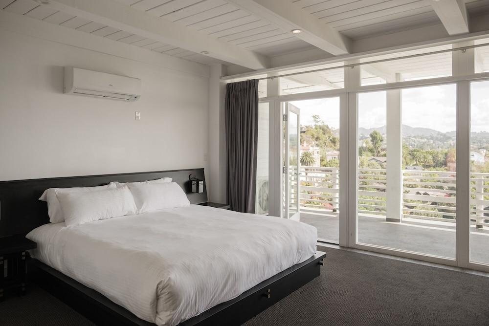 Hollywood Hills Hotel photo 13