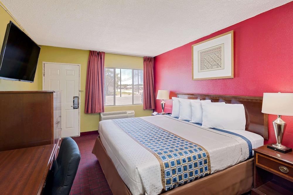 Knights Inn Big Spring photo 14