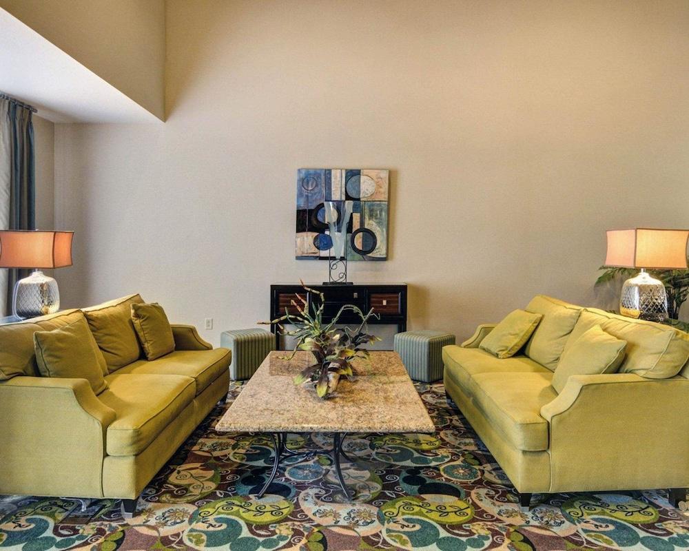 Comfort Suites near Hot Springs Park photo 5