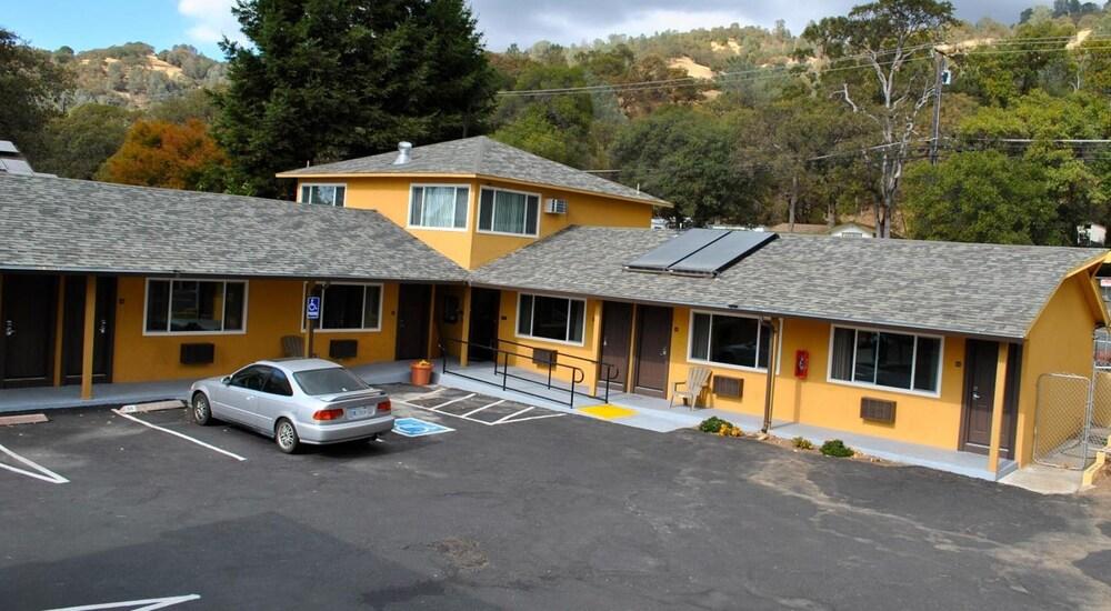 Lake Marina Inn photo 37
