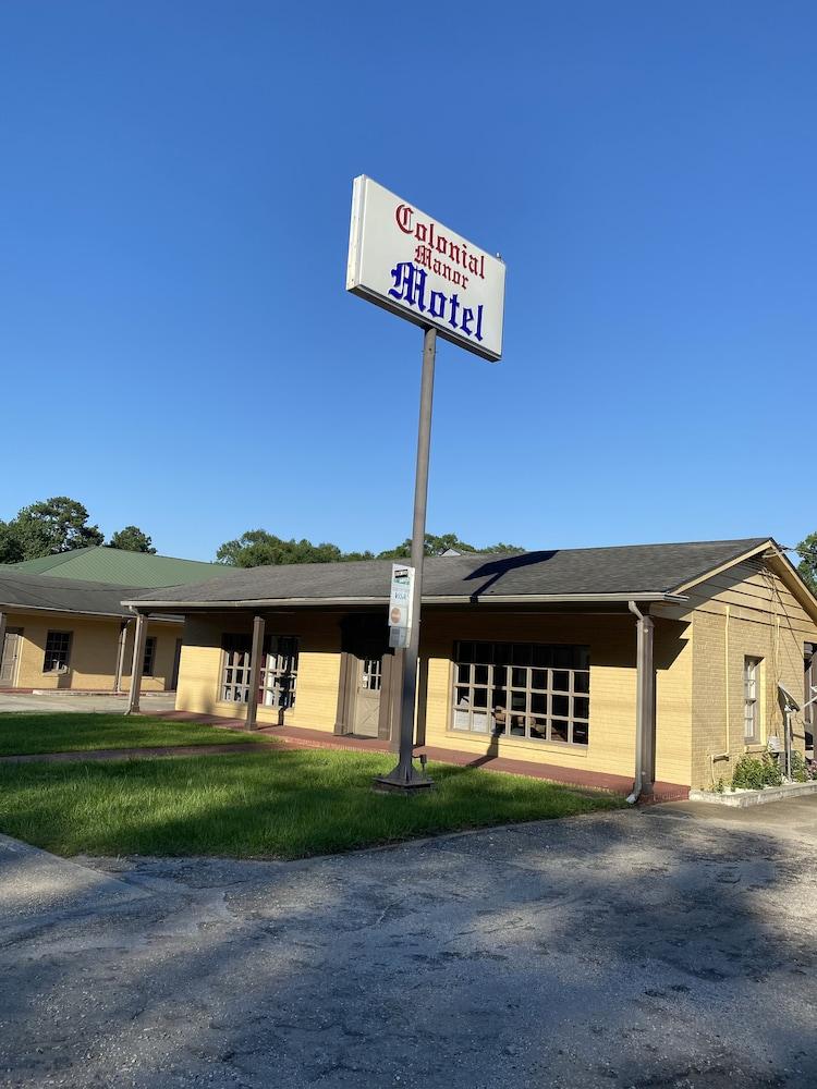 Colonial Manor Motel photo 1