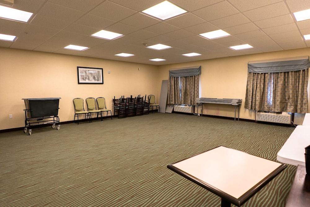 Rivers  Inn & Suites photo 13