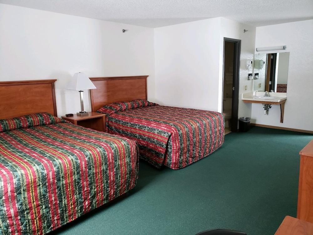 Carrington Inn & Suites photo 4