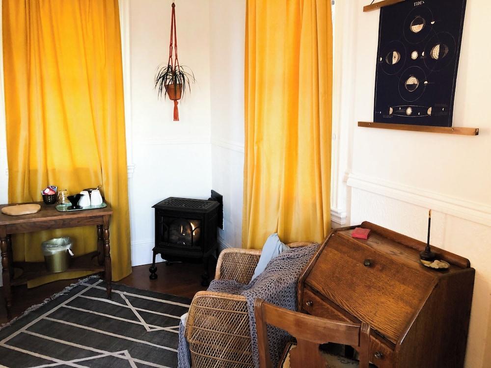 The Weller House photo 33