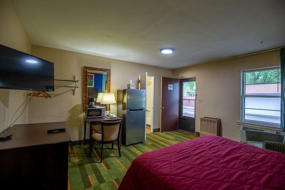 Budget Host Inn photo 8
