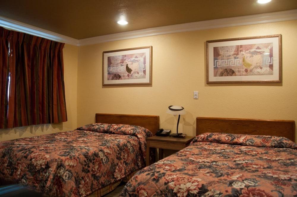 Bayshore Inn Motel photo 19