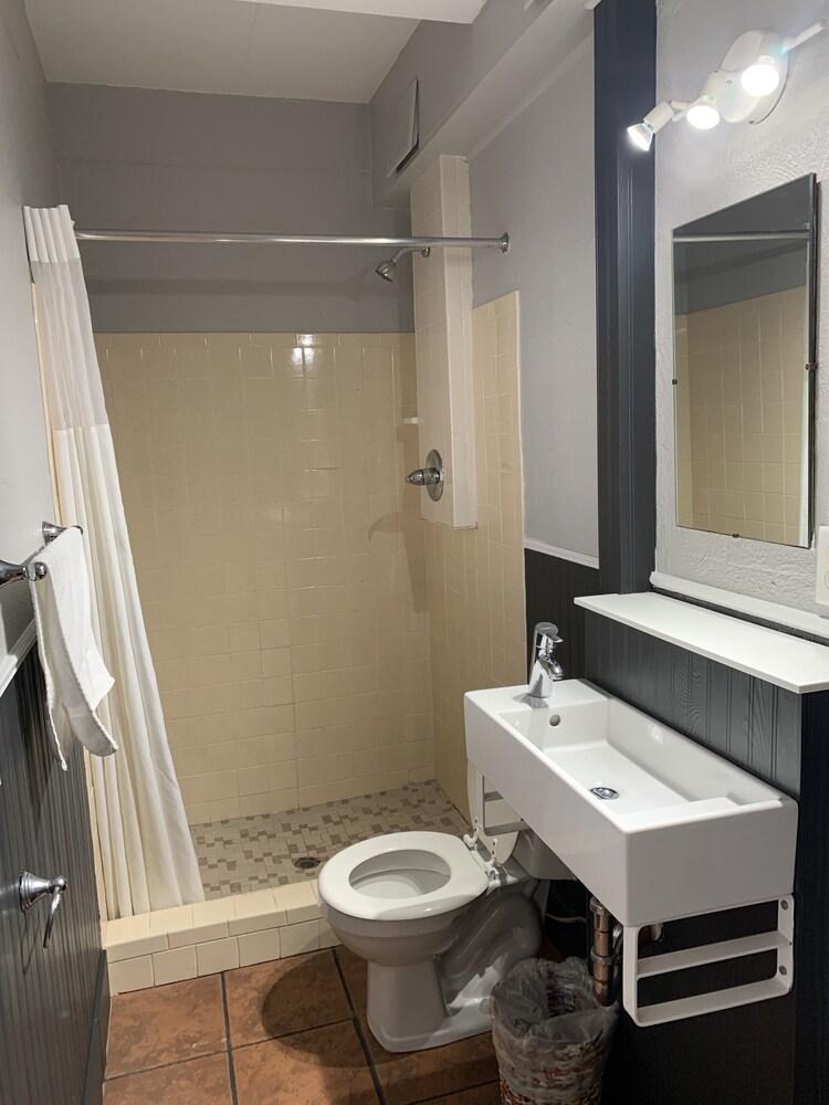 Blue Star Motel photo 47