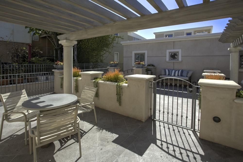 Sunset Cove Villas in Laguna Beach photo 48