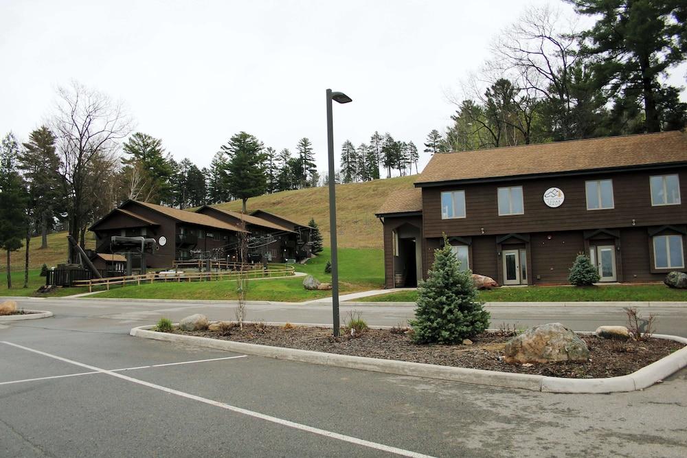 Pine Mountain Ski & Golf Resort photo 5