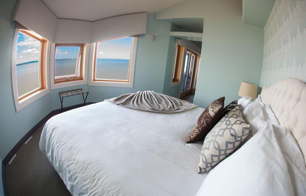 Blue Wave Inn photo 40