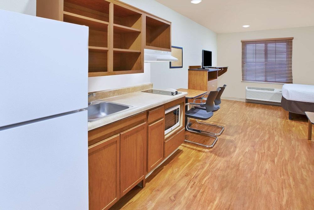 WoodSpring Suites Columbus Urbancrest photo 13