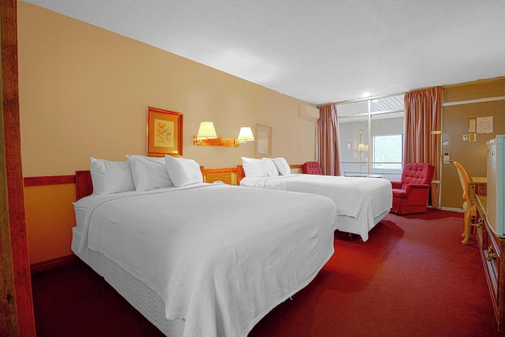 HomeTown Inn by OYO - Liberal, KS photo 30