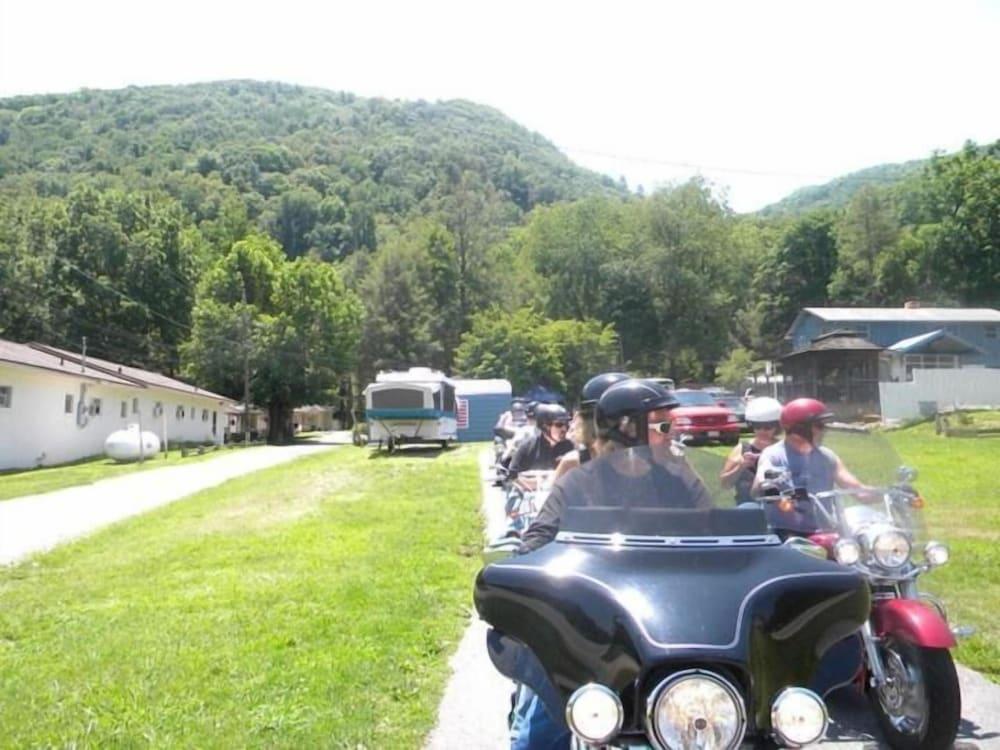 Clarketon Motel photo 21