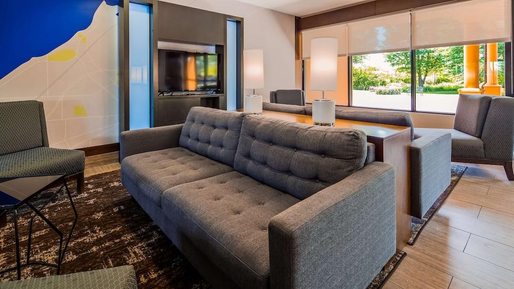 Best Western Dunkirk & Fredonia Inn photo 2