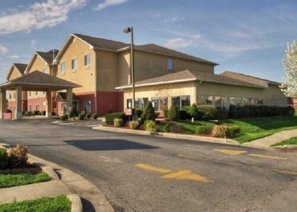Comfort Suites Danville photo 30