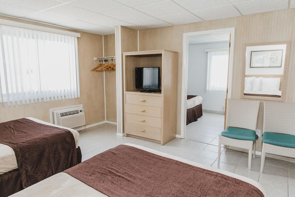 AA Heart of Wildwood Motels photo 11
