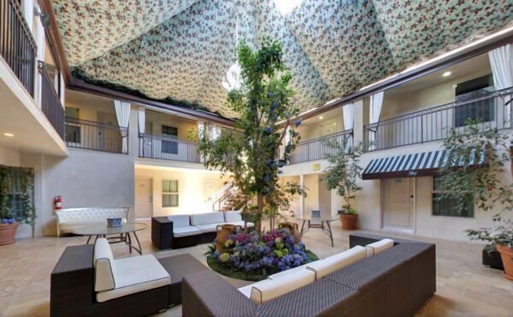 L.A. Sky Boutique Hotel photo 21