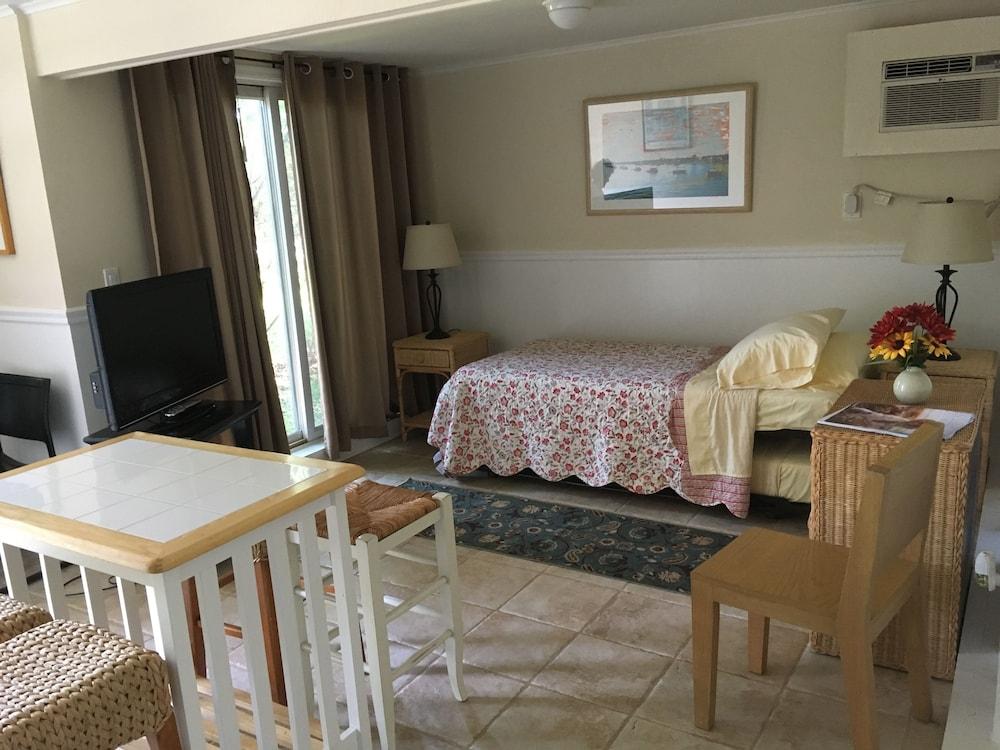 Westhampton Seabreeze Motel photo 6