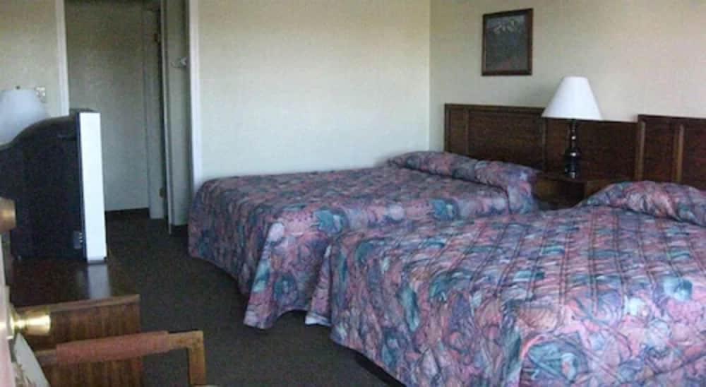 Desert Inn Motel photo 4