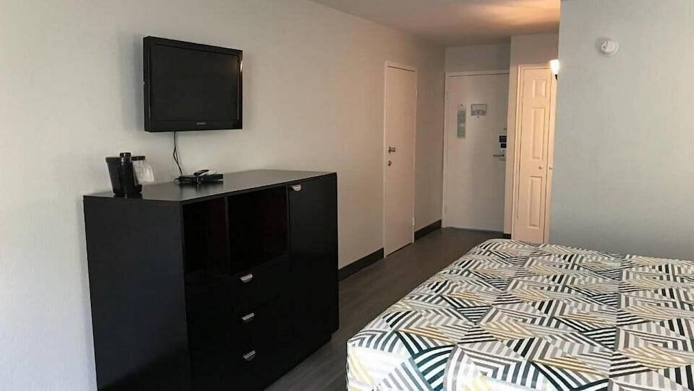 Home Place Suites photo 10