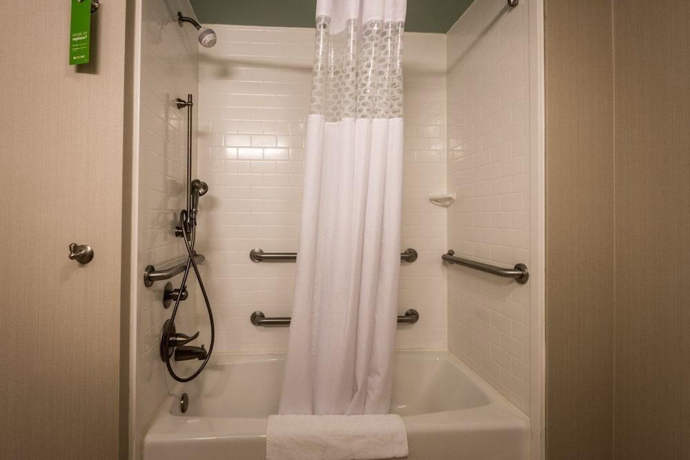 Hampton Inn & Suites Gulfport I-10 photo 38