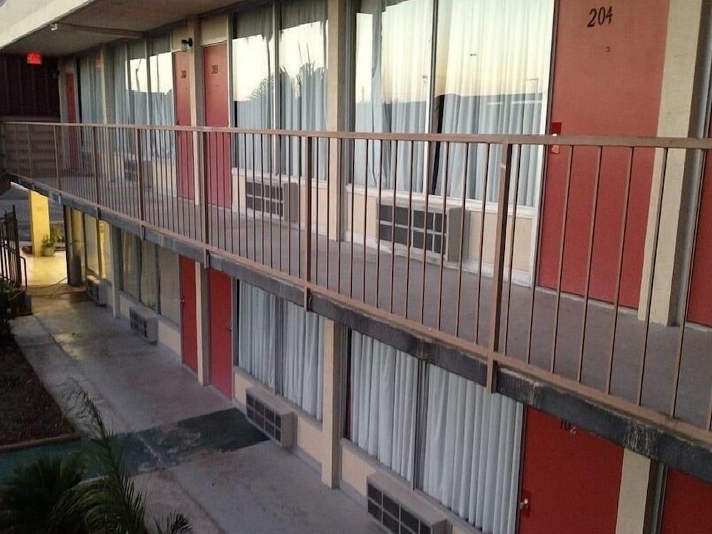 Su Casa Inn & Suites photo 7